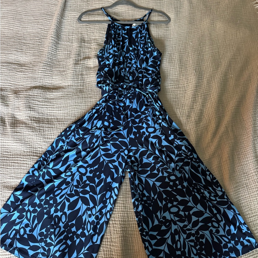Sleeveless Blue Floral  Cropped Jumpsuit size 8
